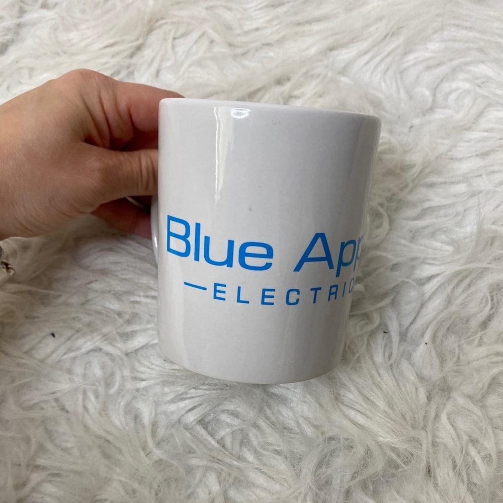🌈5/$25🌈NWOT blue electric mug